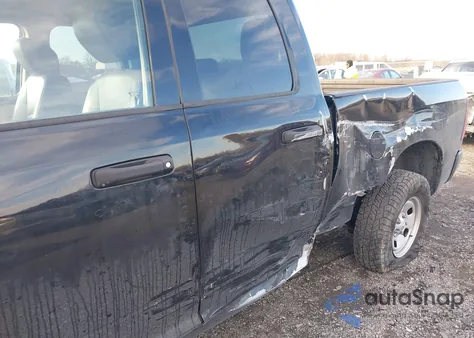 2022 Ram 1500 Classic Tradesman 4X2 6'4 Box z USA, uszkodzony, nr VIN 1C6RR6FG8NS139249